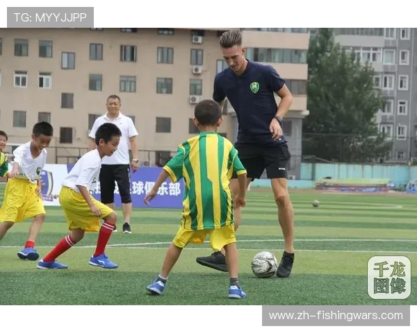 荷甲联赛启动校园足球教育项目 激发青少年体育参与热情 荷甲联赛启动校园足球教育项目 激发青少年体育参与热情