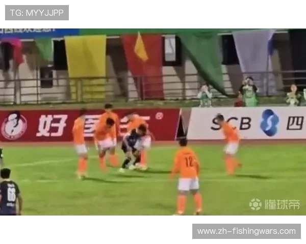 川超联赛凉山队3-3遭乐山绝平,赛后球员飞踹裁判引发争议 川超联赛凉山队3-3遭乐山绝平,赛后球员飞踹裁判引发争议